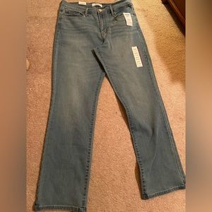 NEW Levi’s Denizen High-Rise Straight Light Wash Jeans